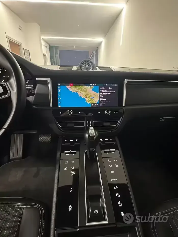 Usata Porsche Macan 265 CV (194 kW) 2023 Nero SUV