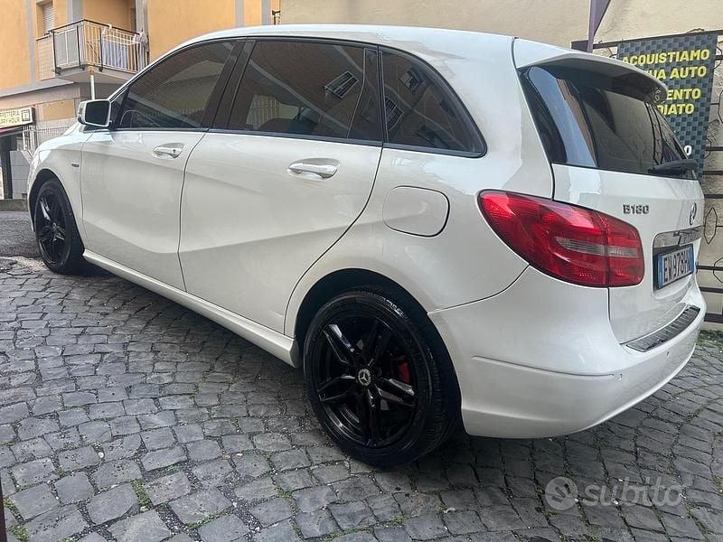 Usata Mercedes B180 Executive 108 CV (79 kW) 2012 Bianco Monovolume