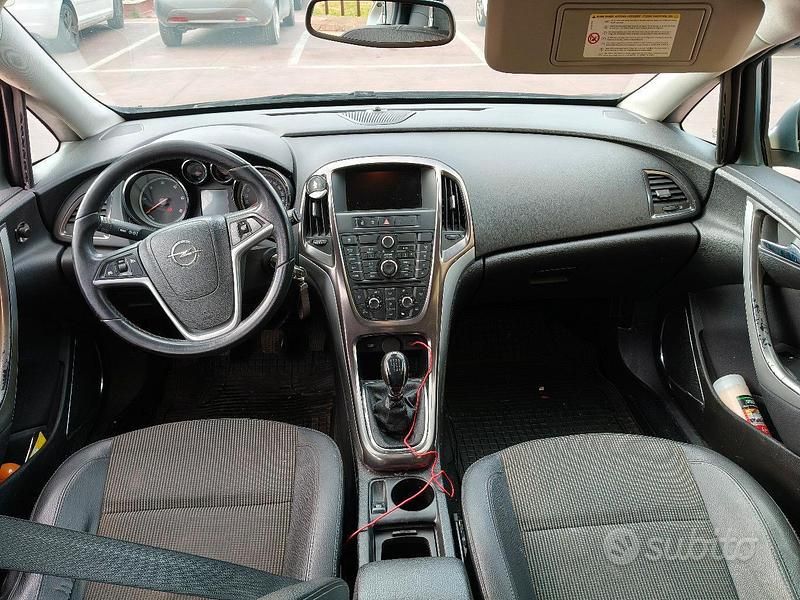 Usata Opel Astra 2010 Grigio Berlina