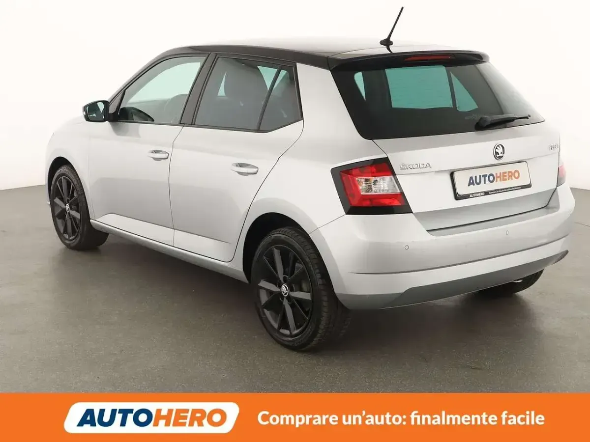 Usata Skoda Fabia Ambition 60 CV (44 kW) 2017 Argento Utilitaria