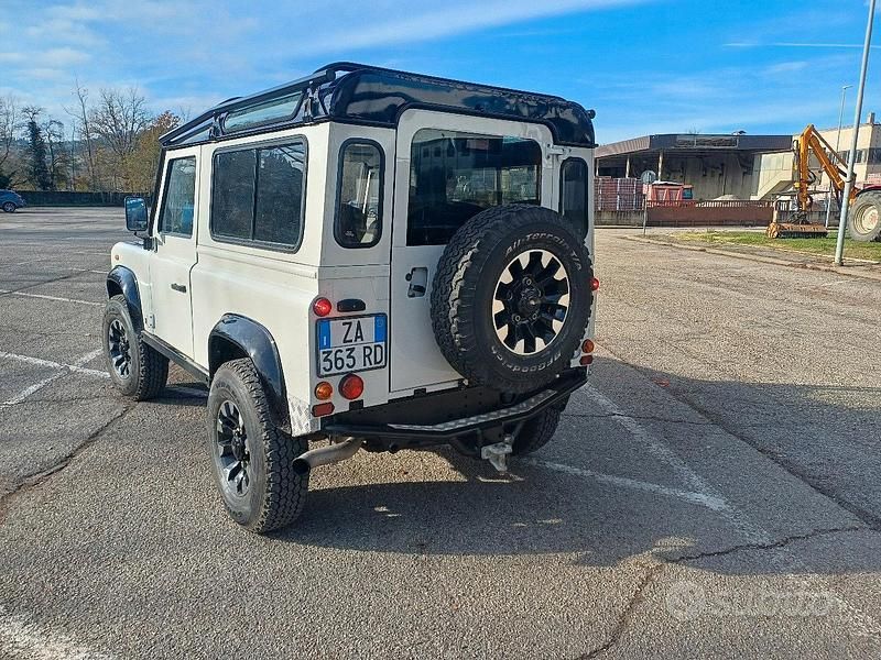 Usata Land Rover Defender 122 CV (89 kW) 2002 SUV