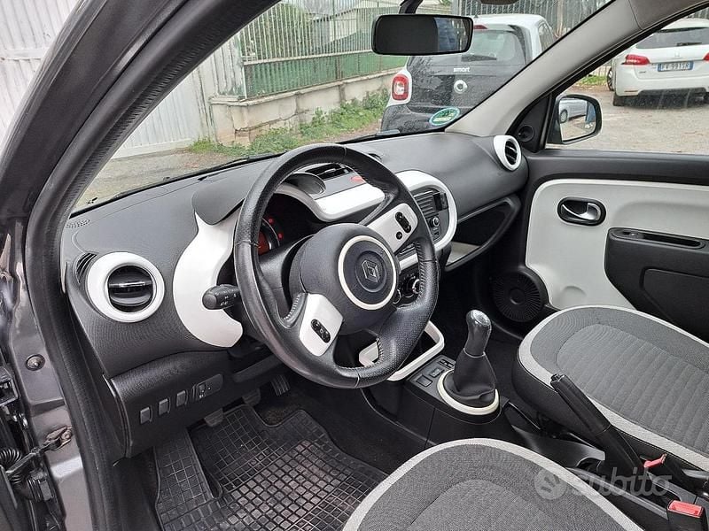 Usata Renault Twingo LIMITED 70 CV (51 kW) 2017 Grigio Utilitaria