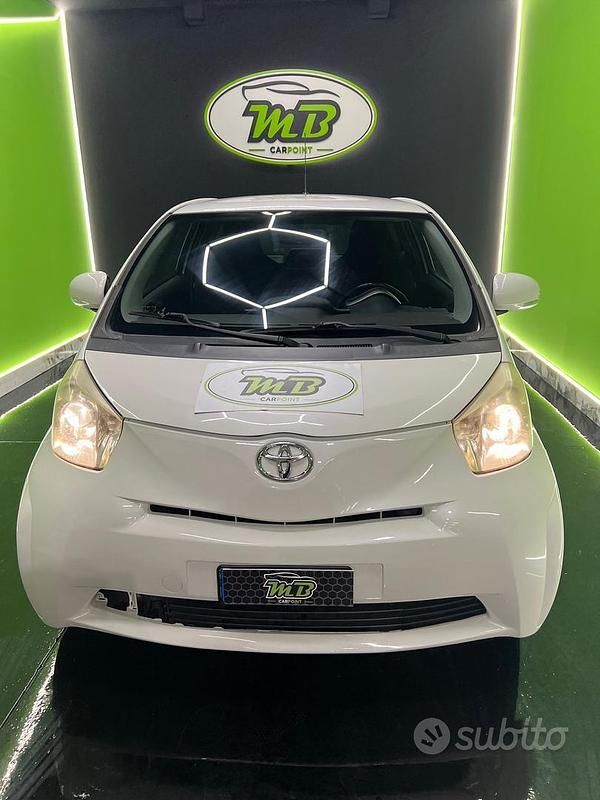 Usata Toyota iQ 68 CV (50 kW) 2009 Bianco Utilitaria