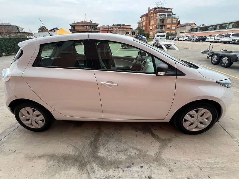 Usata Renault Zoe Life 64 kW (88 CV) 2018 Bianco Utilitaria