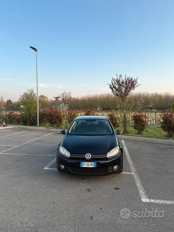 Usata VW Golf VI Trendline 110 CV (80 kW) 2009 Nero Utilitaria