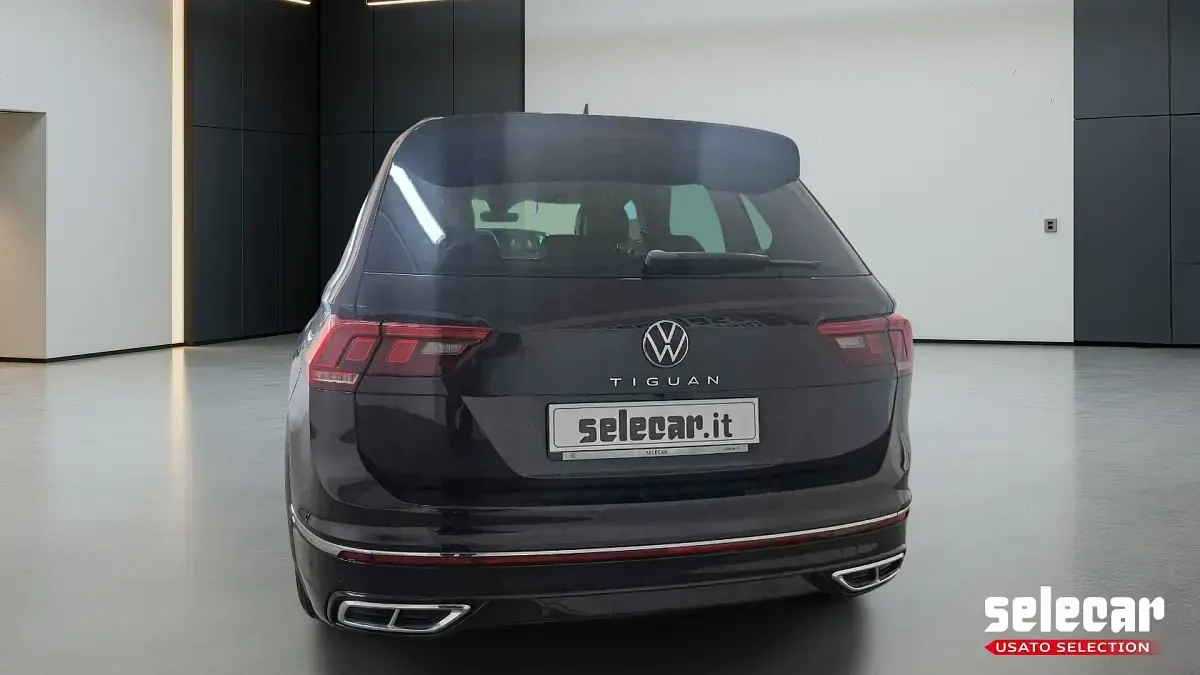 Usata VW Tiguan R-line 150 CV (110 kW) 2023 2t nero perlato SUV