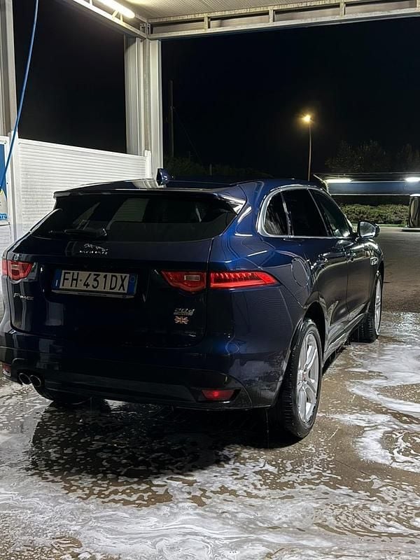 Usata Jaguar F-Pace Prestige 180 CV (132 kW) 2017 Blu SUV
