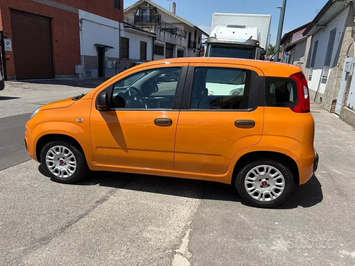 Usata Fiat Panda Easy 69 CV (50 kW) 2017 Arancione Utilitaria