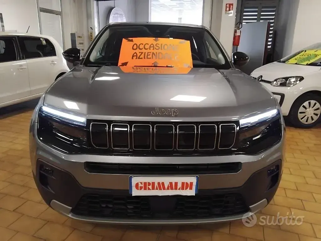 Usata Jeep Avenger Summit 101 CV (74 kW) 2025 Grigio granite / metallizzato SUV