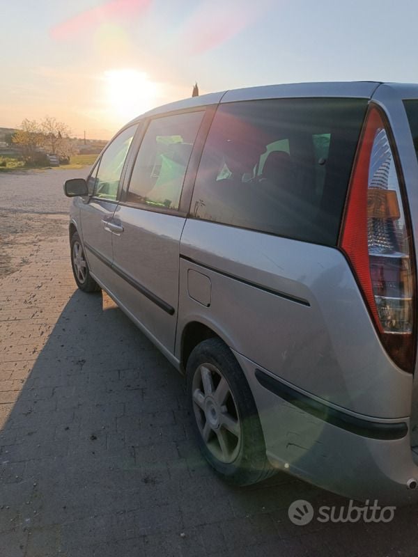 Grigio Usata 2006 Fiat Ulysse Monovolume | 600 € (Super prezzo) - Immagine 1/4