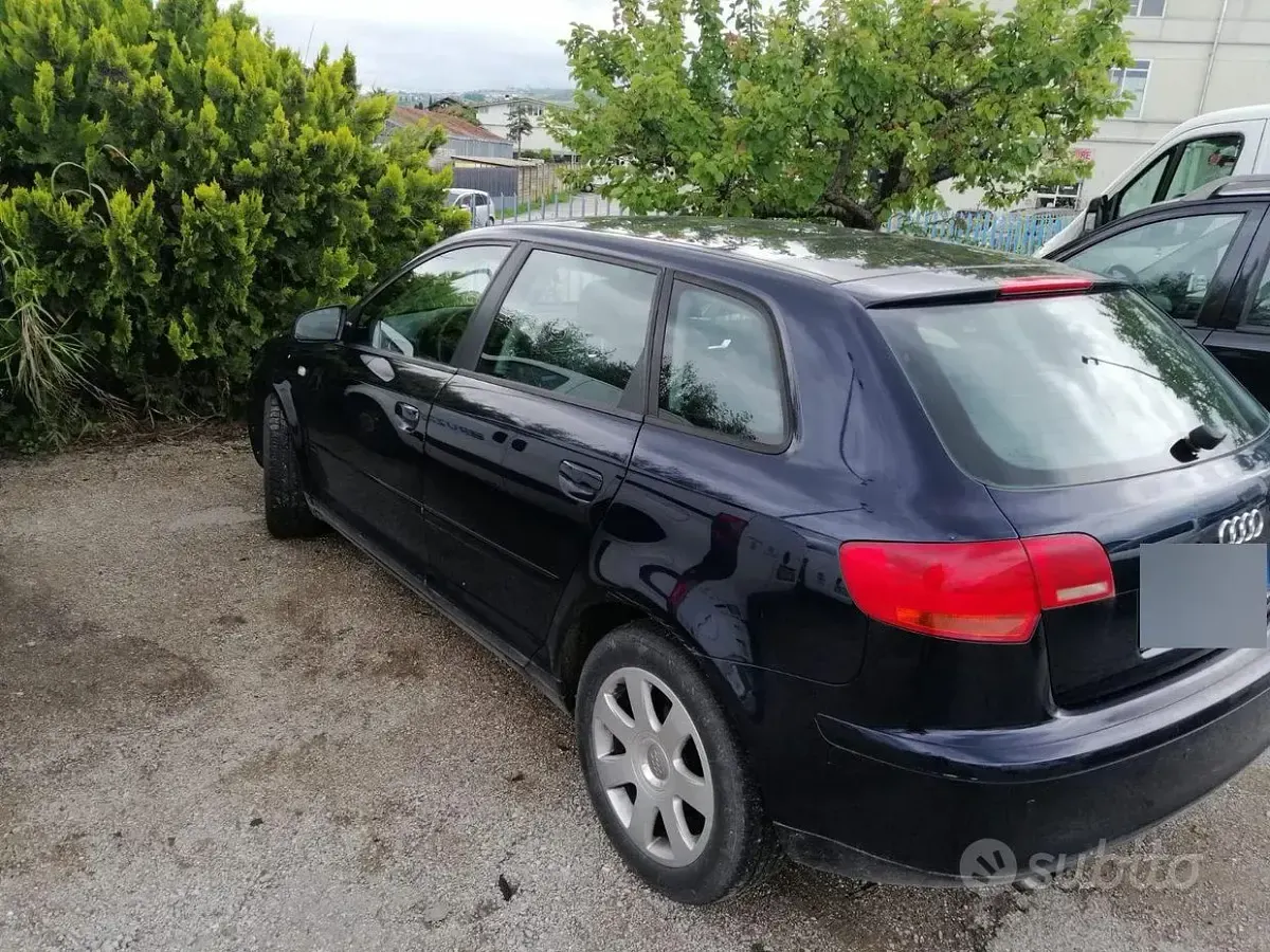 Usata Audi A3 105 CV (77 kW) 2006 Blu Utilitaria