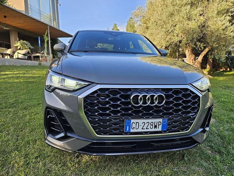 Usata Audi Q3 Business Plus 150 CV (110 kW) 2021 Grigio SUV