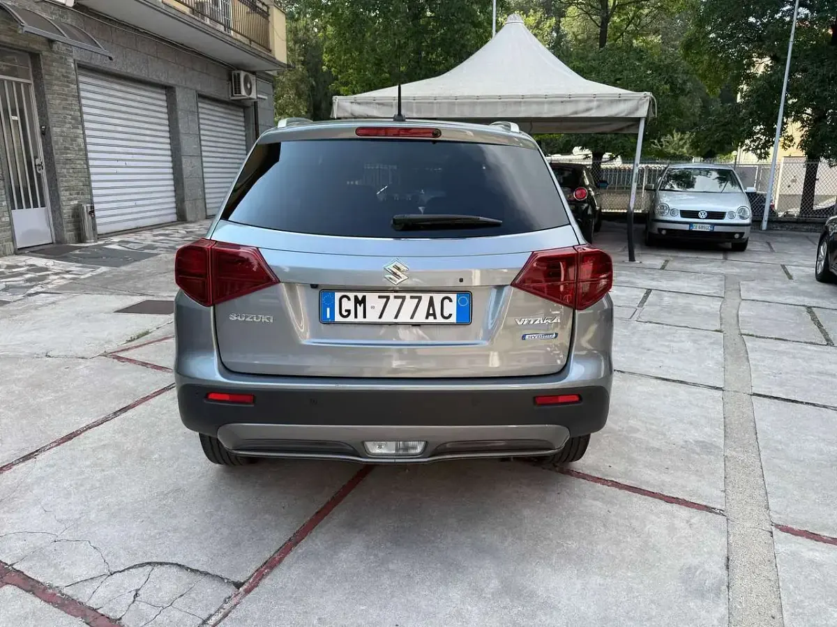 Usata Suzuki Vitara 129 CV (94 kW) 2022 Grigio SUV
