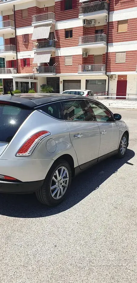 Usata Lancia Delta 120 CV (88 kW) 2009 Grigio Utilitaria