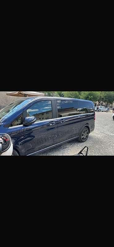 Usata Mercedes V250 Avantgarde 190 CV (139 kW) 2020 Blu/azzurro Monovolume