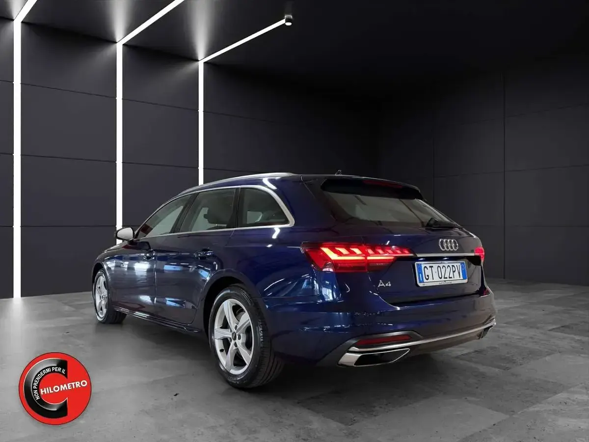 Usata Audi A4 Advanced Plus 163 CV (119 kW) 2024 Blu/azzurro Station wagon