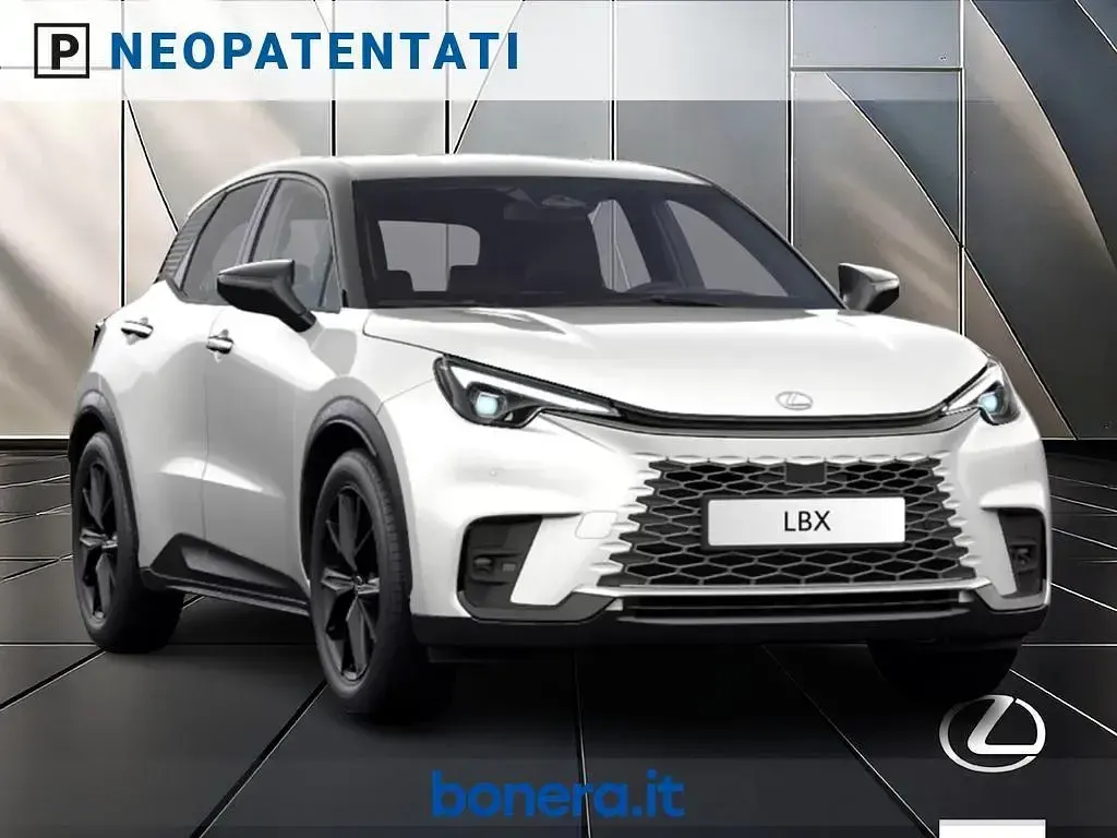 Nuova Lexus LBX 136 CV (100 kW) 2026 Bianco SUV