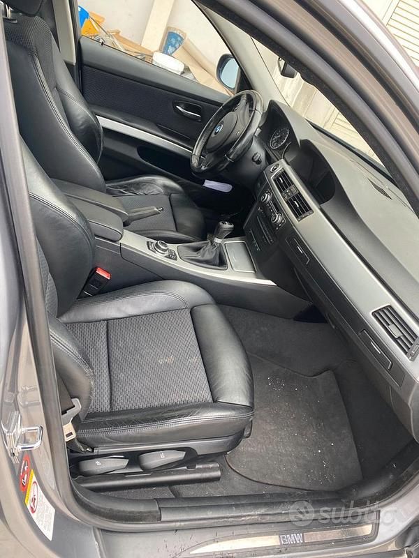 Usata BMW 320 2009 Grigio Berlina