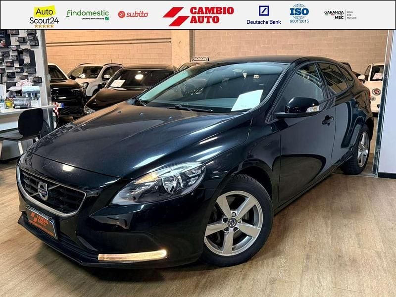 Usata Volvo V40 Kinetic 150 CV (110 kW) 2015 Nero Berlina