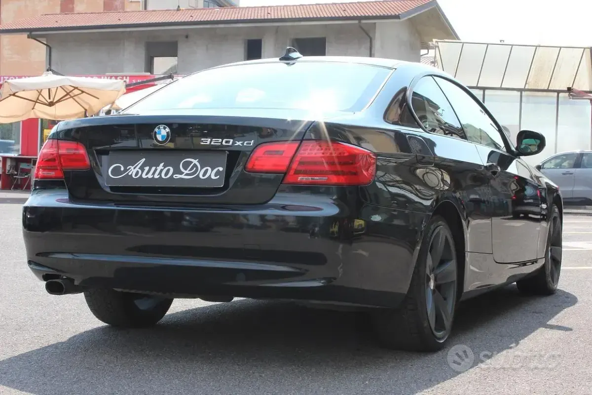 Usata BMW 320 M Sport 184 CV (135 kW) 2011 Nero Coupé