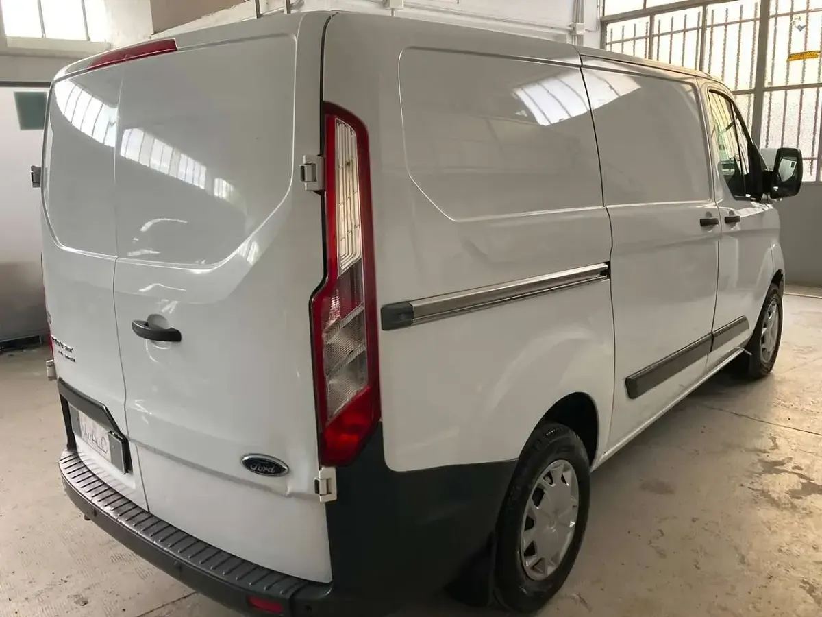 Usata Ford Transit Custom 155 CV (114 kW) 2015 Bianco Furgone