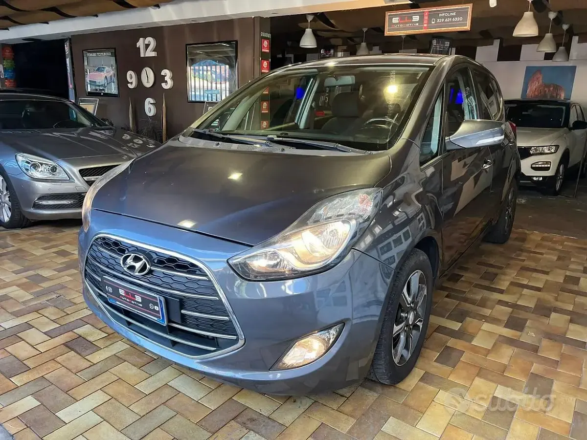Usata Hyundai ix20 Xpossible 90 CV (66 kW) 2015 Grigio Utilitaria