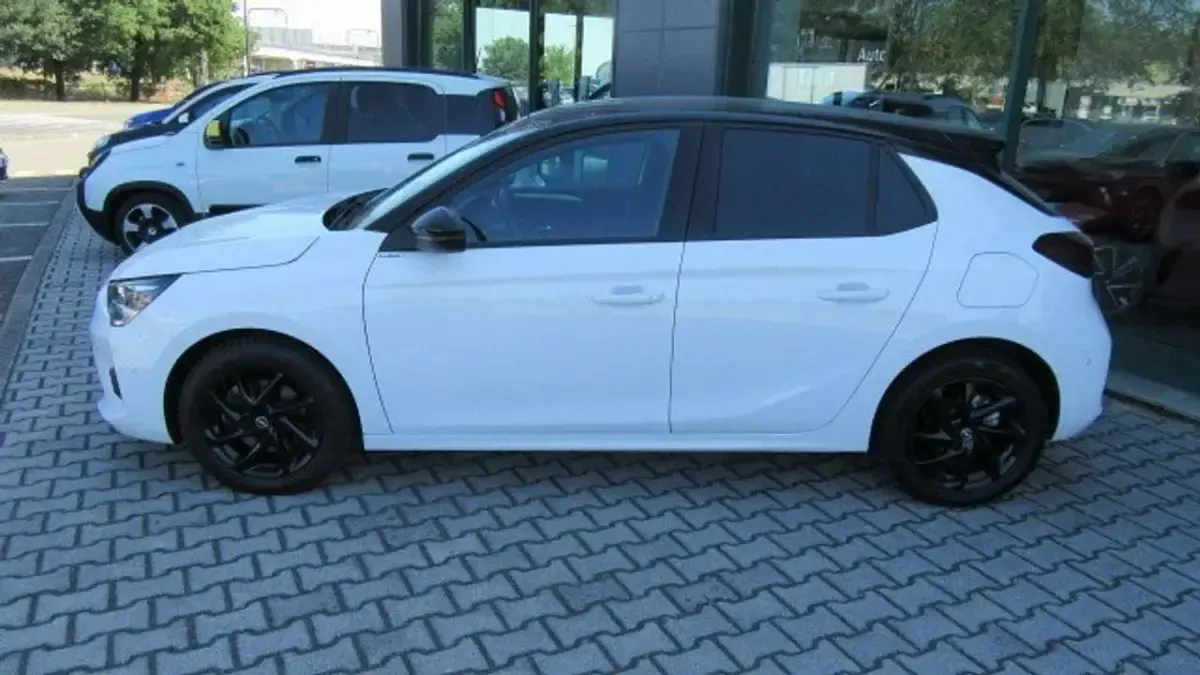 Usata Opel Corsa GS Line 102 CV (75 kW) 2022 Bianco Utilitaria
