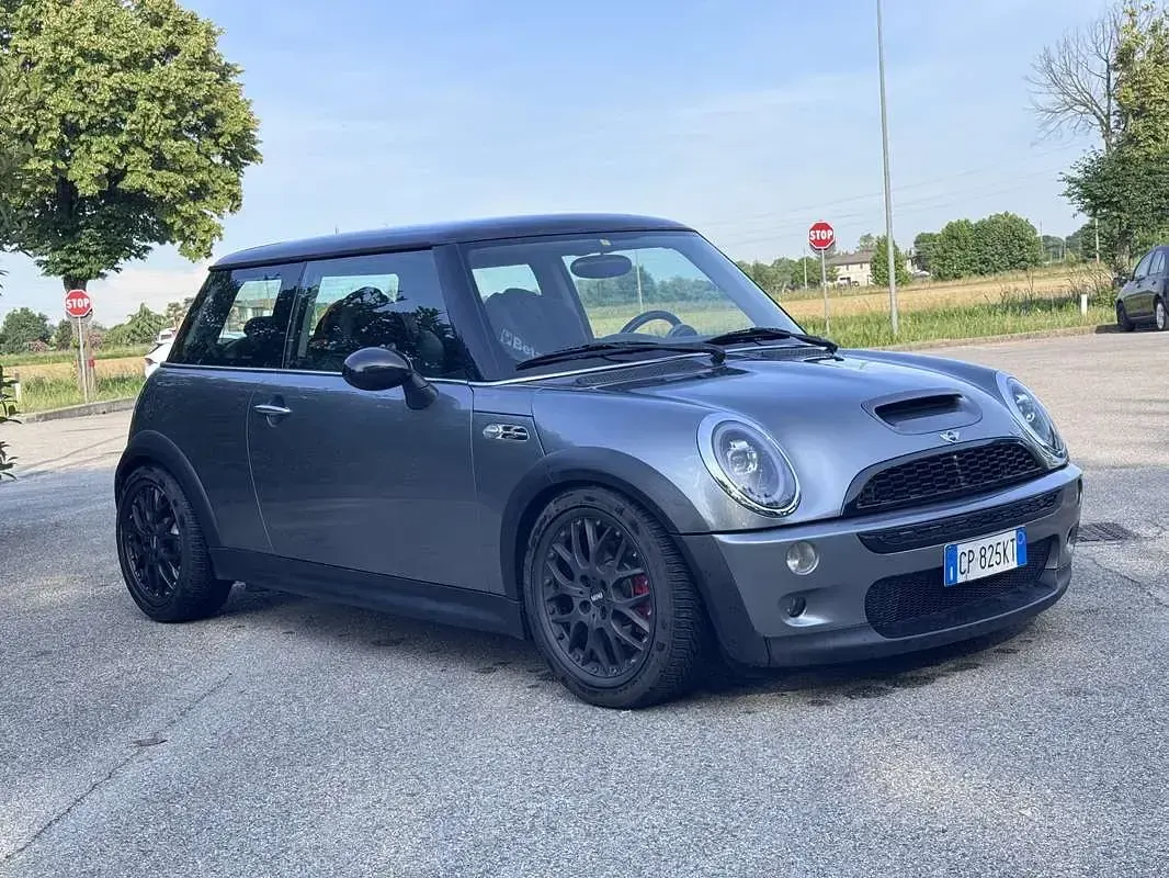 Usata Mini Cooper S 163 CV (119 kW) 2003 Grigio Utilitaria