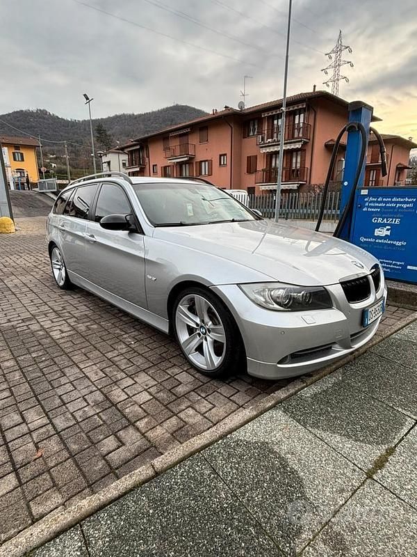 Grigio Usata 2008 BMW 330 Station wagon | 4500 € (Ottimo prezzo) - Immagine 1/4
