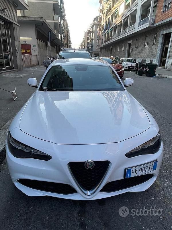 Usata Alfa Romeo Giulia 150 CV (110 kW) 2017 Bianco Berlina