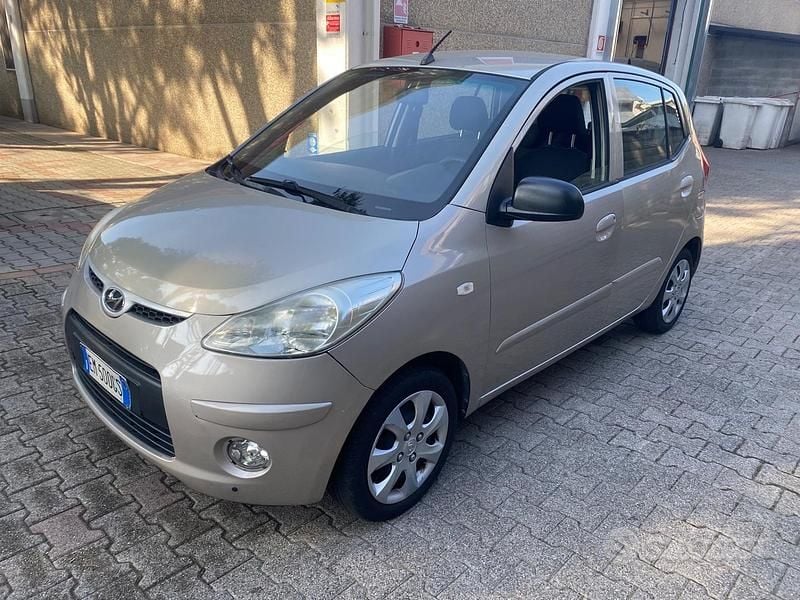 Usata Hyundai i10 Classic 69 CV (50 kW) 2012 Beige Utilitaria