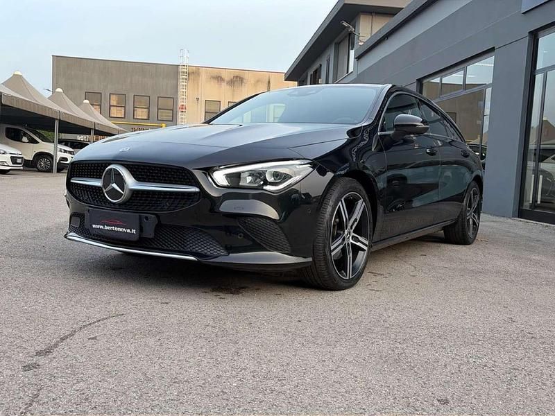 Usata Mercedes CLA180 136 CV (100 kW) 2021 Nero Berlina
