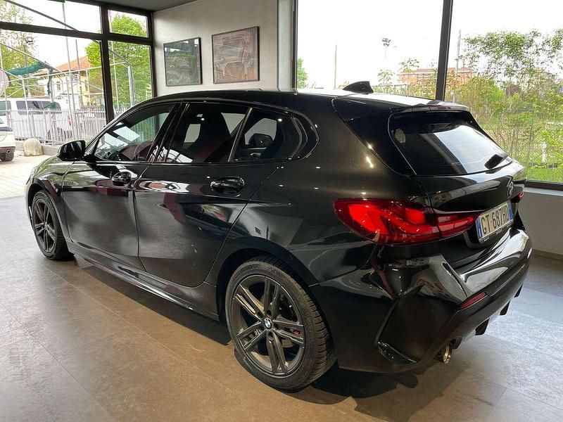 Usado BMW 118 M Sport 150 CV (110 kW) 2021 Negro Utilitario