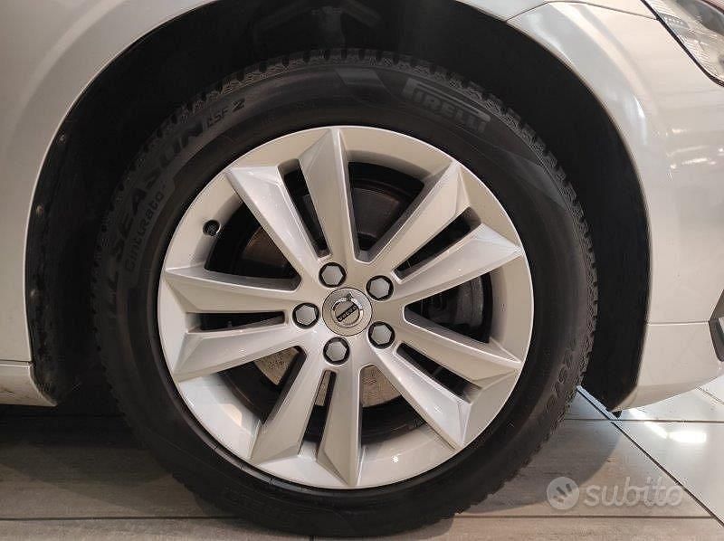 Usata Volvo V60 2021 Grigio Station wagon