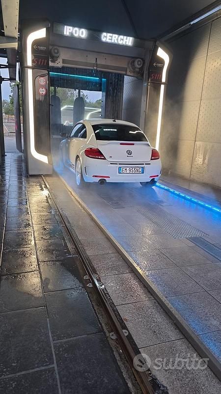 Usata VW Beetle R-line 116 CV (85 kW) 2012 Bianco Utilitaria