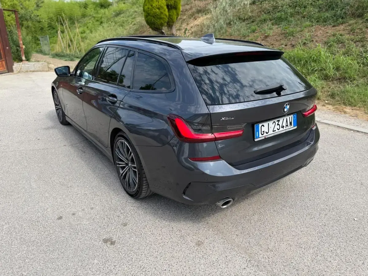 Usata BMW 320e M Sport 190 CV (139 kW) 2022 Grigio Station wagon