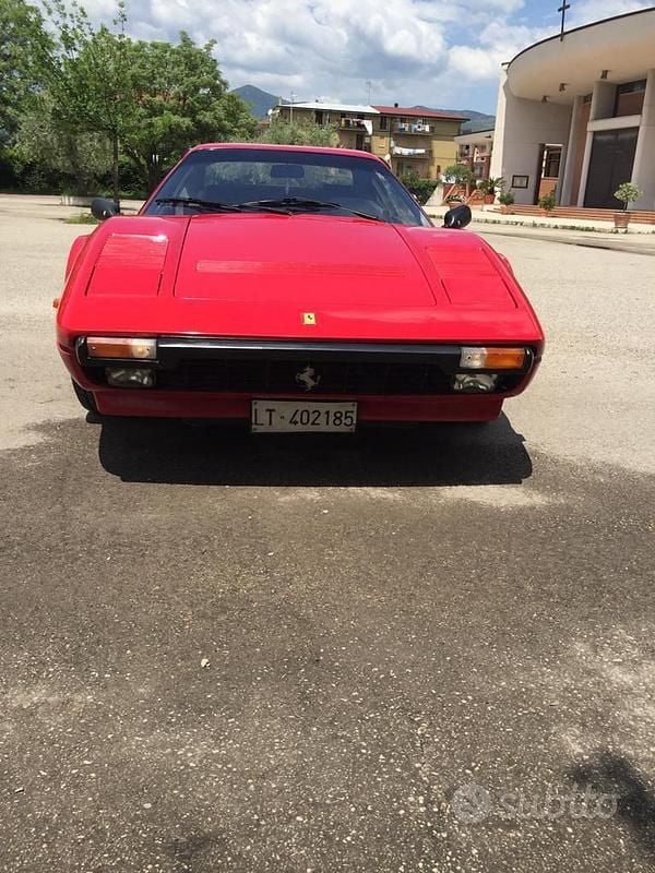 Usata Ferrari 308 240 CV (176 kW) 1984 Rosso Coupé