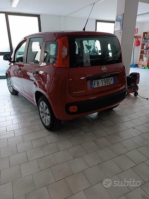 Usata Fiat Panda 69 CV (50 kW) 2015 Rosso Utilitaria