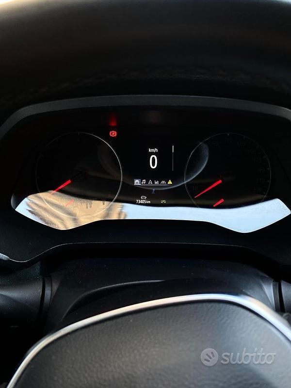 Usata Renault Captur Business 101 CV (74 kW) 2021 Grigio SUV