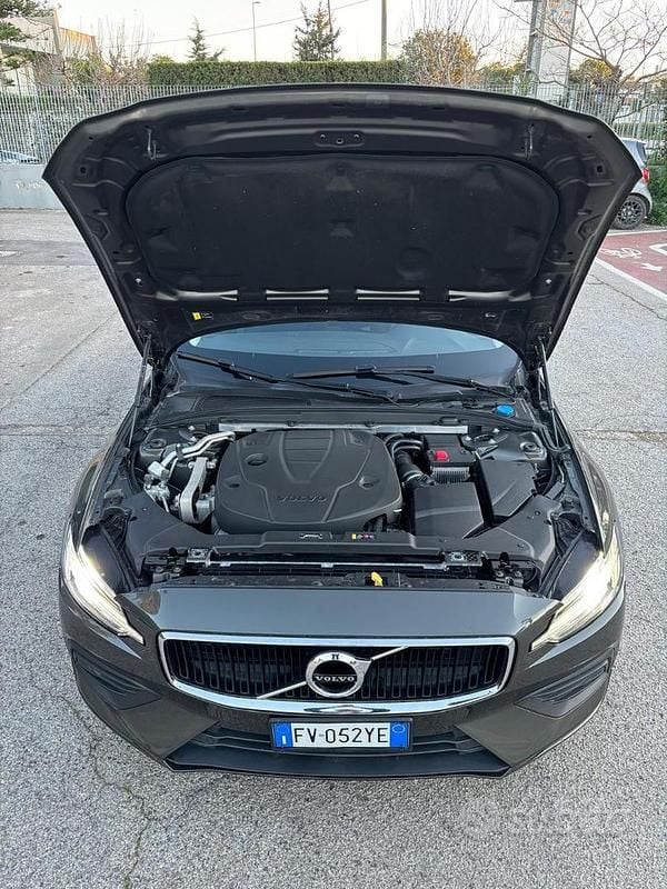 Usata Volvo V60 2019 Grigio Station wagon