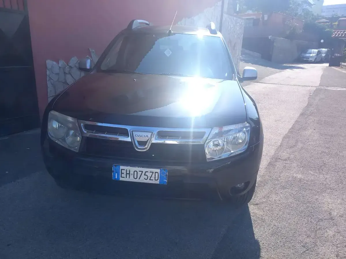 Usata Dacia Duster Lauréate 107 CV (78 kW) 2011 Nero SUV