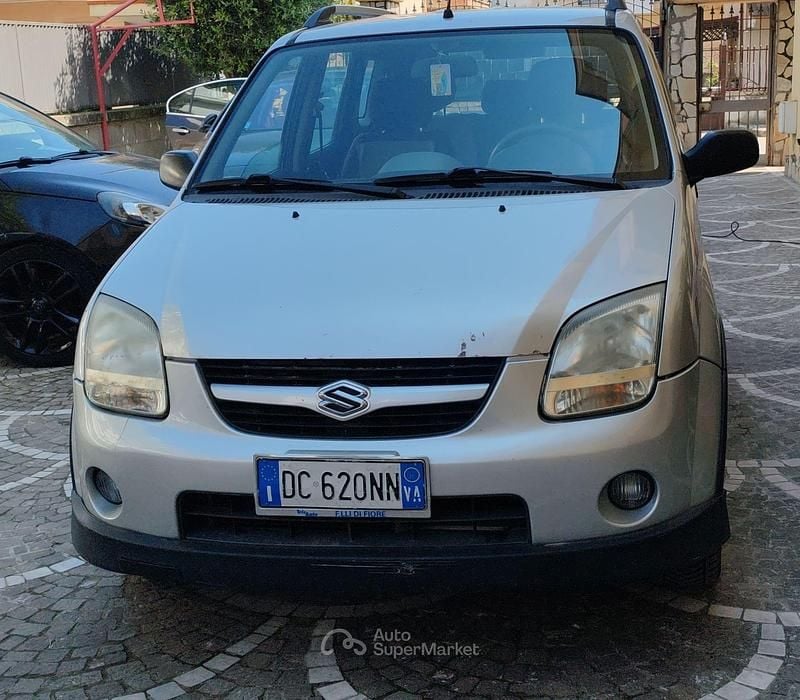 Usata Suzuki Ignis 99 CV (72 kW) 2006 Gray Utilitaria