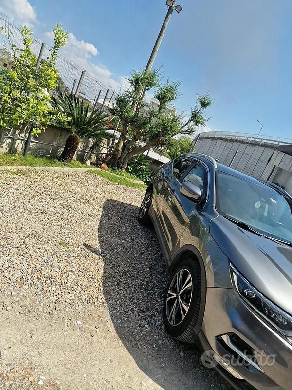 Usata Nissan Qashqai 131 CV (96 kW) 2018 Grigio SUV