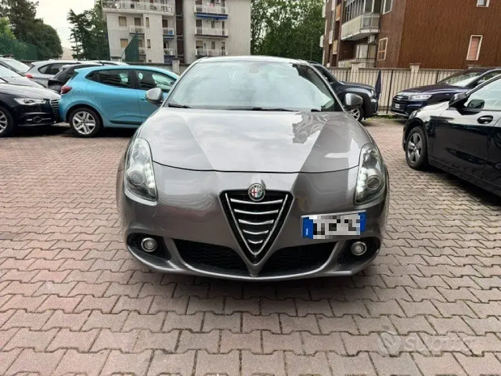 Usata Alfa Romeo Giulietta Progression 105 CV (77 kW) 2014 Grigio Utilitaria