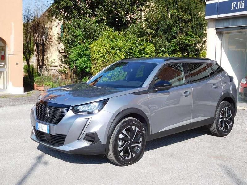 Grigio Usata 2023 Peugeot 2008 Allure SUV | 17.800 € (Buon prezzo) - Immagine 1/4
