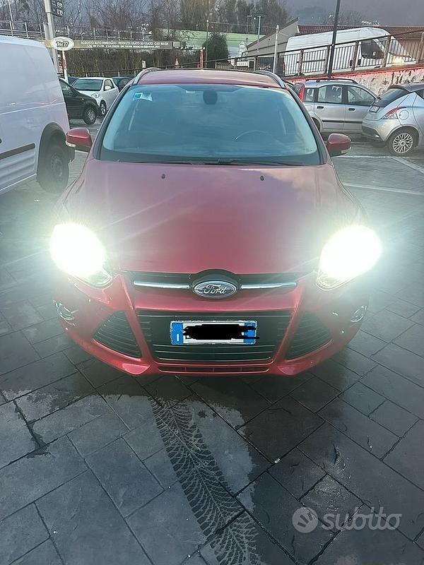 Usata Ford Focus Titanium 116 CV (85 kW) 2011 Rosso Station wagon