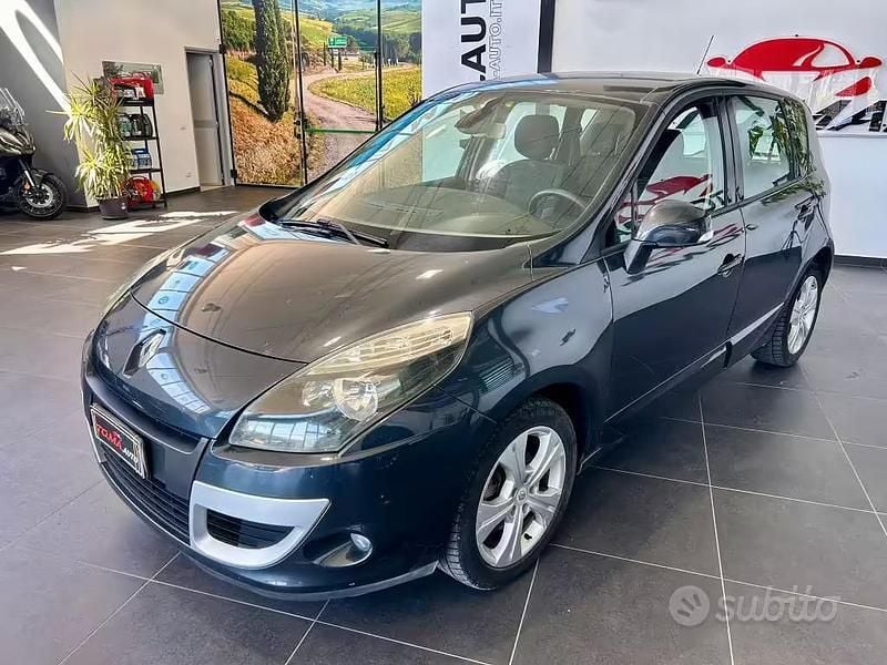 Usata Renault Scénic III Dynamique 110 CV (80 kW) 2010 Grigio Monovolume
