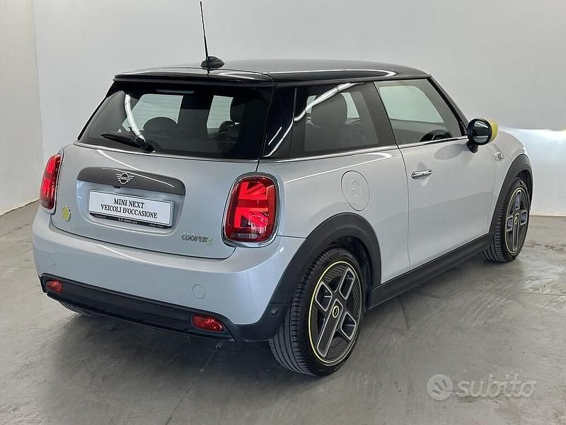 Usata Mini Cooper SE 160 kW (218 CV) 2021 White silver metallizzato Utilitaria