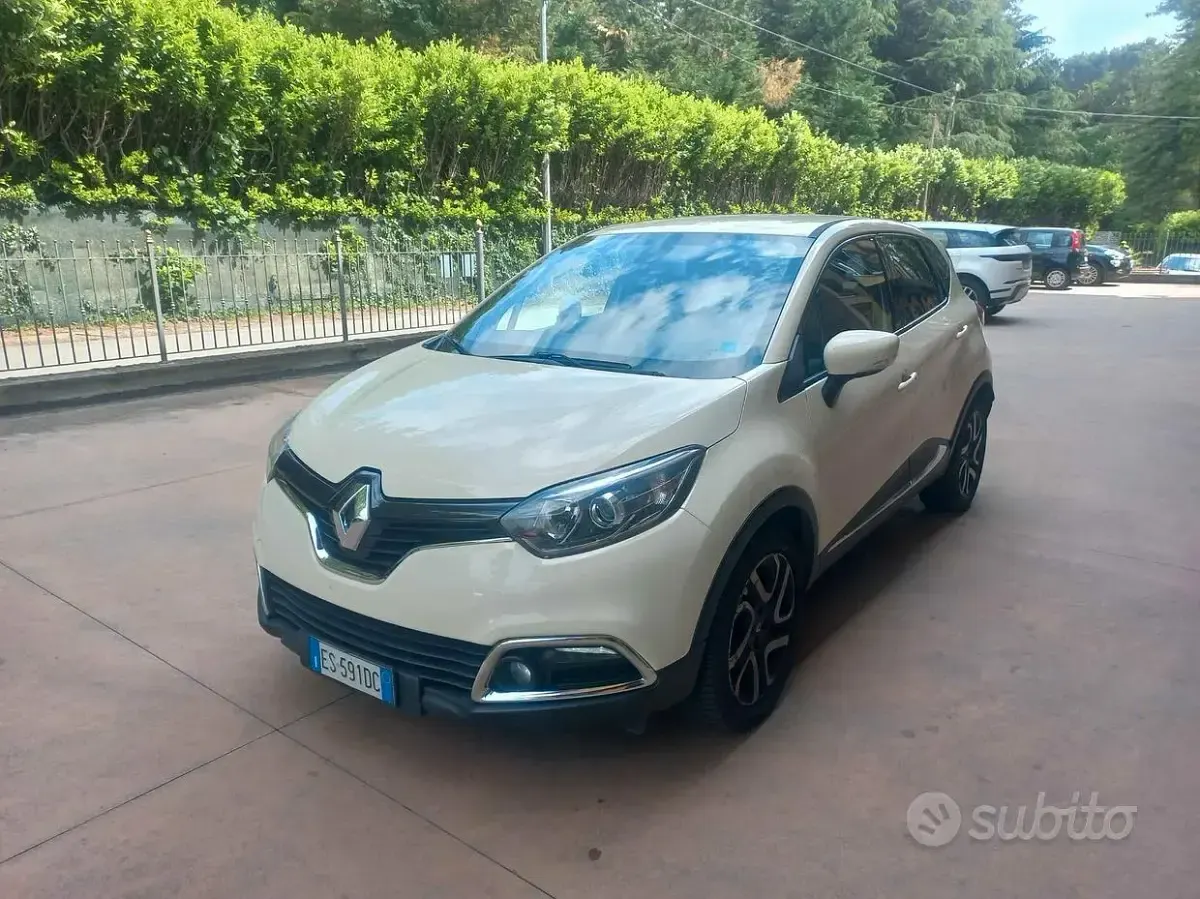Usata Renault Captur 90 CV (66 kW) 2013 Beige SUV