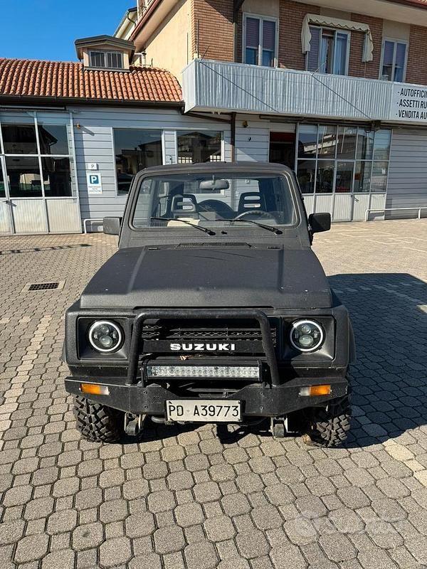 Usata Suzuki Samurai 45 CV (33 kW) 1991 Nero SUV